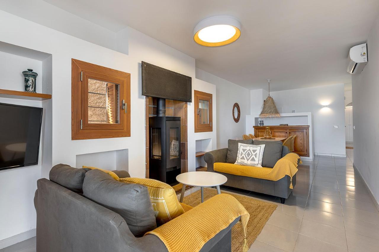 La Gola Apartment, First-Line Beachfront, Newly Refurbished Port de Pollença Extérieur photo
