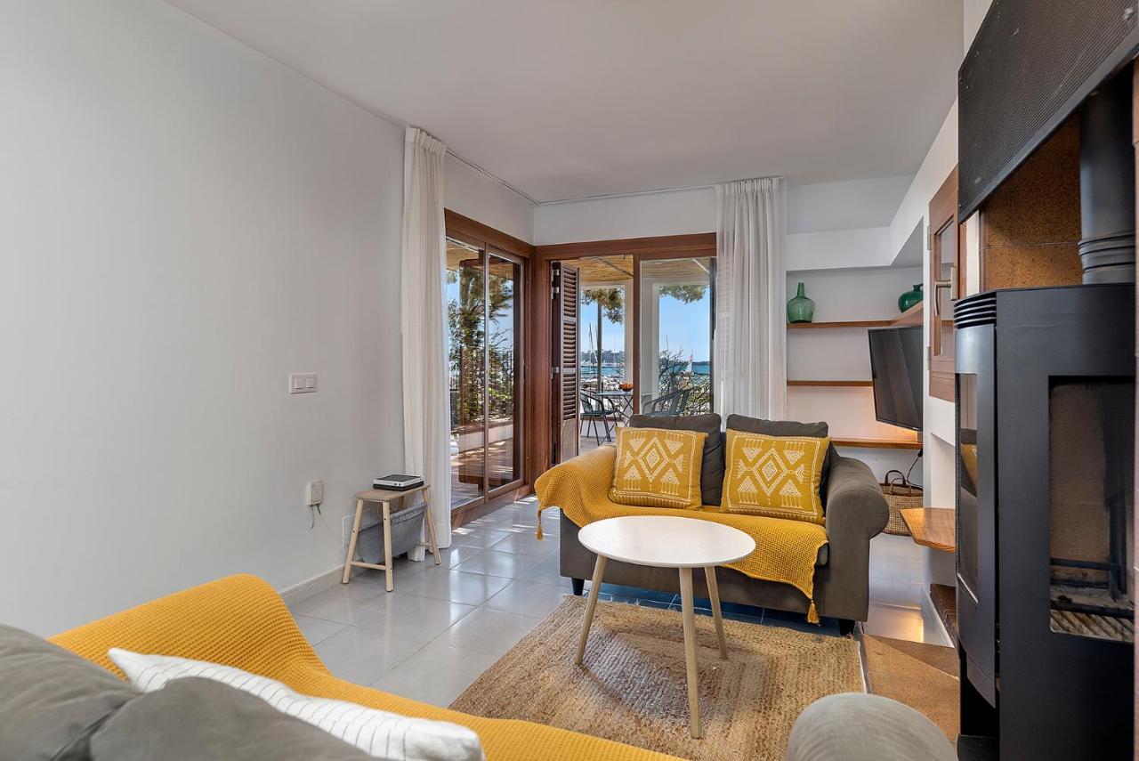 La Gola Apartment, First-Line Beachfront, Newly Refurbished Port de Pollença Extérieur photo